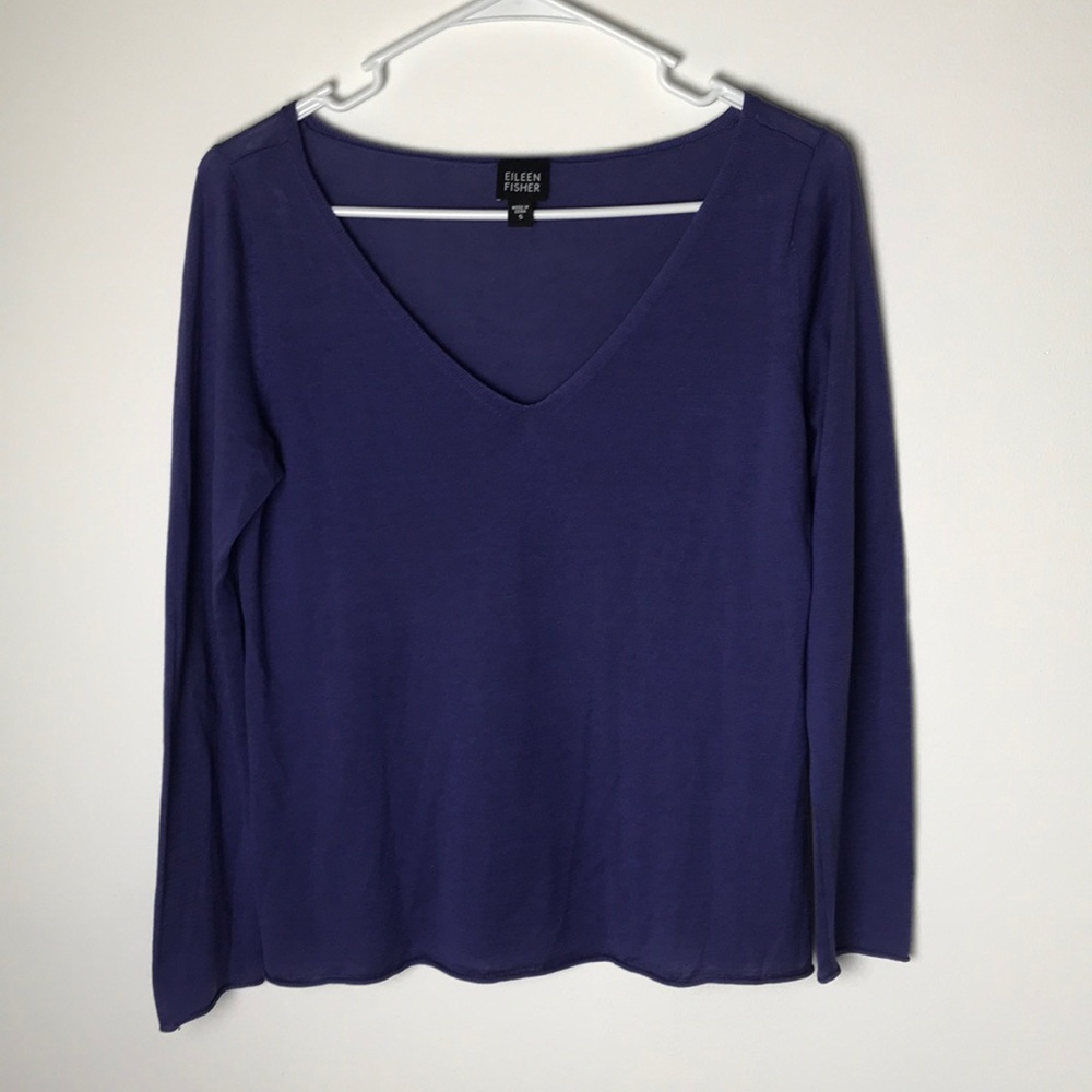 Eileen Fisher light v neck silk sweater S
